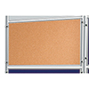 Korkfläche einer Stellwand mit silberner Umrandung, zur Nutzung als Pinnwand.