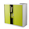 Grüner Rollladenschrank mit zwei geschlossenen Türen und sichtbarem Innenraum für Akten.