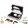Moderationskoffer mit verschiedenen Materialien, wie Karten, Markern, Klebstoff und Zubehör.
