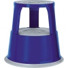 Blauer fahrbarer Rollhocker aus Metall mit drei Gleitrollen und rutschfester Trittfläche.