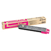 Toner in magentafarben mit Verpackung für KYOCERA TK-8325M auf neutralem Hintergrund.