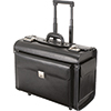 Schwarzer Pilotenkoffer mit Trolleysystem und zwei Verschlüssen, Ansicht von der Seite.