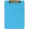 Transparent blaues Klemmbrett mit Metallklemme und Griffmulde, frontal abgebildet.