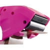 Packbandabroller in pink mit Anti-Rutsch-Griff, Teil einer Anwendung zur Paketverpackung.
