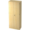 Flügeltürenschrank in Ahornoptik mit zwei Türen und mittiger Griffleiste.