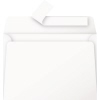 Weißer C6 Briefumschlag ohne Fenster mit aufklappbarem Verschluss.