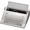 Portables Typenradmaschine TWEN 180 Plus in weiß mit vollständiger Tastatur und geöffnetem Deckel.