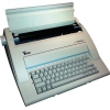 Portablere Typenradschreibmaschine in der Farbe Weiß mit einer ergonomischen Tastatur.