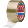 Transparentes Packband auf einer Rolle mit sichtbarer Etikettierung.