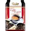 Verpackung des Gullo Espresso Caffé Il Gavi mit einer Tasse Kaffee und Kaffeebohnen im Hintergrund.