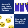 Gelbe Smiley-Magnete auf einer weißen Oberfläche, mit Notizen in lila und Smiley-Symbolen.