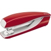 Leitz Heftgerät NeXXt 5504 in rot mit offenem Klammermagazin.