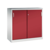 Schiebetürenschrank in rubinrot mit zwei Türen und ergonomischen Griffen.