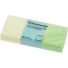 Farbig sortierte Recycling-Haftnotizen in einem Verpackungsblock.