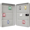 Schlüsselschrank mit offenem Deckel, 60 Haken für Schlüssel und einem Zahlenschloss.