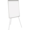 Flipchart mit teleskopierbaren Beinen und ausziehbaren Armen, ideal für Präsentationen.