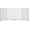 Whiteboard mit zwei seitlichen ausklappbaren Flächen, rechteckig und in neutralem Design.