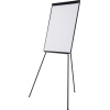 Mobiles Flipchart mit verstellbarer Papierblockhalterung und drei präsentierbaren Seitenarmen.