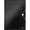 Fächermappe in Schwarz mit geometrischem Design und einem Verschluss aus transparentem Kunststoff.