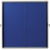 Blauer Schaukasten mit zwei Türen und Schlössern für DIN A4 Dokumente.