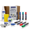 Komplettes Zubehör-Set für Flipcharts, einschließlich Marker, Reiniger und Notizkarten.