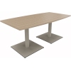 Konferenztisch mit silberaluminierter Basis und Eichenholzplatte, rechteckig, auf zwei Füßen.