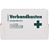 Weißer Verbandkasten mit grüner Aufschrift "Verbandkasten Office" und rotem Kreuz.