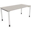 Lichtgrauer Schreibtisch mit weißen Beinen in rechteckiger Form und verstellbarer Höhe.