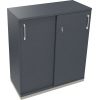 Schiebetürenschrank in silberaluminium und lavagrau mit zwei Türen und Schlüssel.