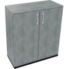 Flügeltürenschrank in anthrazit metallic mit zwei Türen und abschließbarem Schloss.