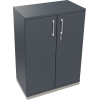 Flügeltürenschrank in silberaluminium und lavagrau mit zwei Türen und Schlüsselverschluss.