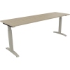 Schreibtisch in Eichenoptik mit silberner Aluminiumbasis, Maße 2000 x 650-850 x 600 mm.