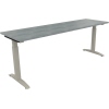 Schreibtisch in hellen Beton- und silberaluminiumfarben mit verstellbarer Höhe.