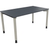 Schreibtisch mit lavagrauem Tischblatt und silberaluminiumfarbigen Vierfuß-Rundrohrbeinen.