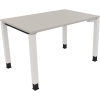 Schreibtisch mit lichtgrauer Oberfläche und Vierfuß-Quadratrohr-Untergestell in Verkehrsweiß.