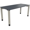 Schreibtisch in lavagrau mit vier Füßen und Quadratrohr, Maße 1600 x 680-820 x 700 mm.