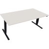 Schreibtisch mit weißer Oberfläche und schwarzen Metallbeinen, rechteckig und höhenverstellbar.