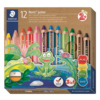 Verpackung mit 12 bunten Noris junior Buntstiften in verschiedenen Farben und einem Frosch-Motiv.