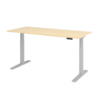 Höhenverstellbarer Schreibtisch in Ahornoptik mit silbernen Beinen und Tast-Schalter.