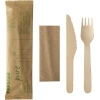 Besteckgarnitur aus Holz mit Messer, Gabel und Serviette in Verpackung.