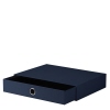 Navy Schubladenbox mit einem runden Griffloch und offener Schublade.