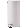 Weißer Tretabfalleimer aus Stahl mit Fußpedal und stabiler Sockelerweiterung.