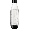 Glasflasche mit sprudelndem Wasser in einem Anwendungsbeispiel für den Wassersprudler.