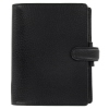 Schwarzer Filofax Timer Finsbury Pocket in geschlossener Ansicht mit Druckknopfverschluss.