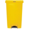 Gelber Tretabfalleimer mit Pedal und Deckel, konzipiert für platzsparende Nutzung.