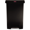 Schwarzer Tretabfalleimer mit Pedal, platzsparendes Design und geräuschlosem Schließmechanismus.