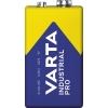 9-Volt E-Block Batterie in blau-gelber Verpackung mit der Aufschrift "Varta Industrial Pro".