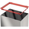 Edelstahl-Müllbox mit abnehmbarem roten Klemmrahmen für Müllbeutel und offenem Sichtbereich.
