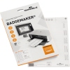 Einsteckschild BADGEMAKER® in Verpackung mit Druckbogen im Hintergrund.