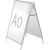 Doppelseitiger Kundenstopper im Format DIN A0 mit silberner Rahmenfarbe.